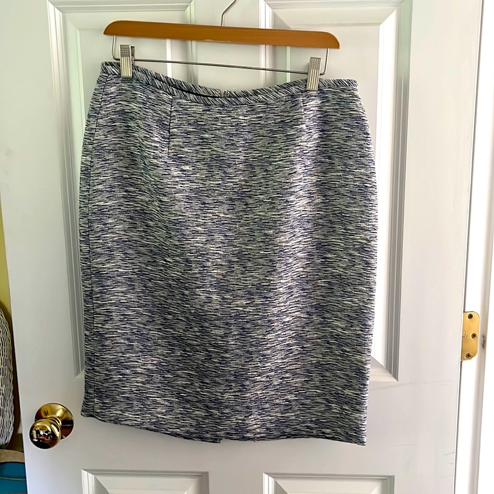 NWOT! Calvin Klein Size 8. Blue and White Shirt. Back vent
